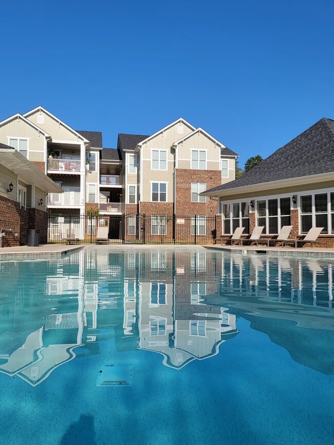 Seasons at Poplar Tent - Seasons at Poplar Tent Apartments