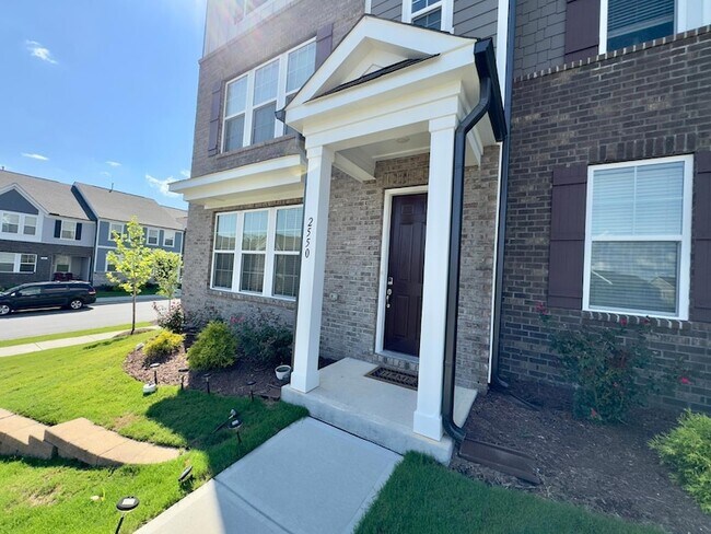 Photo - 2550 Frg Vlg Wy