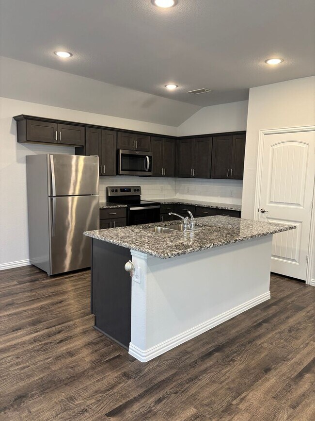 Photo - Modern Comfort Meets Everyday Convenience – Don’t Miss Out!