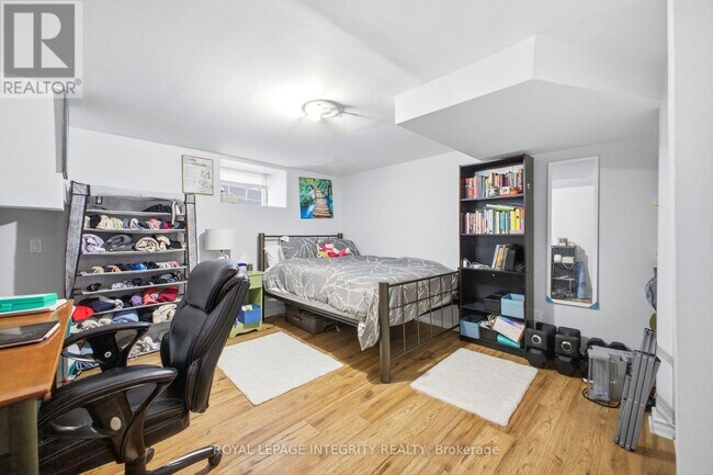 Photo - 172 Cobourg St Unit B