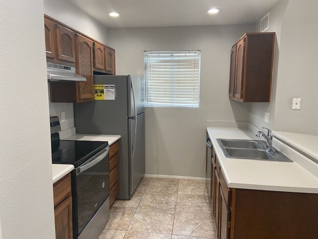 Photo - 2301 E University Dr