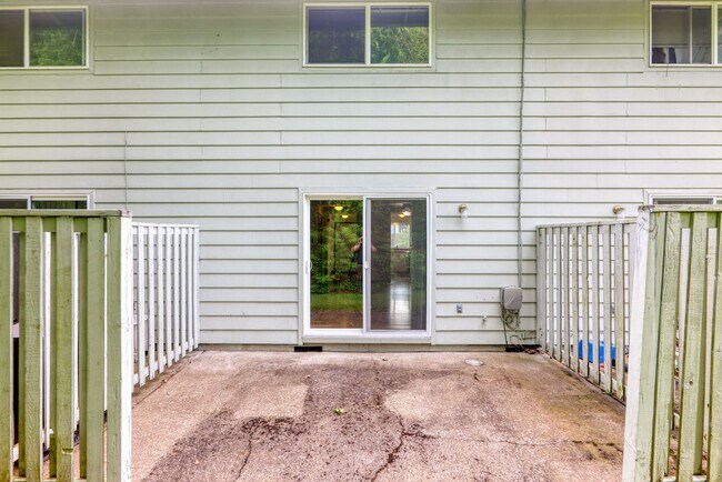 Photo - WELL-MAINTAiNED 2 BEDROOM & 1.5 BATH CONDO