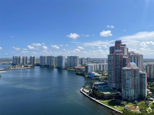 Building Photo - 3530 Mystic Pointe Dr Unit 3104 Rental