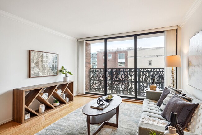 Photo - 2555 PENNSYLVANIA Ave NW Unit 907