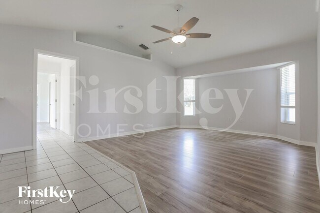 Photo - 84 Madre De Dios St