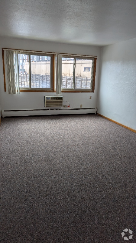 Building Photo - 2209 Washington St NE Rental