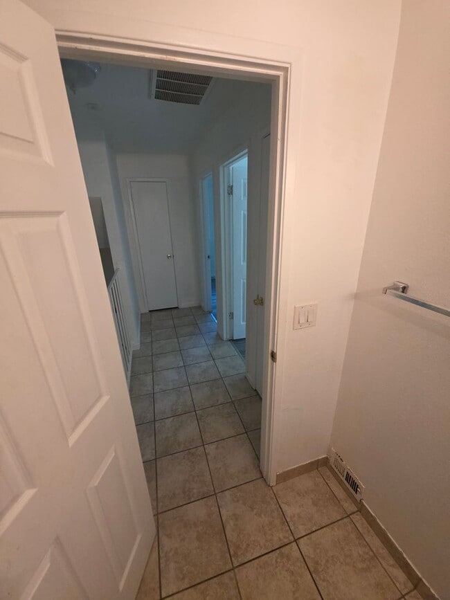 Photo - Charming 2BR/1BA Townhouse in Auburn - Available Now! Unidad 2