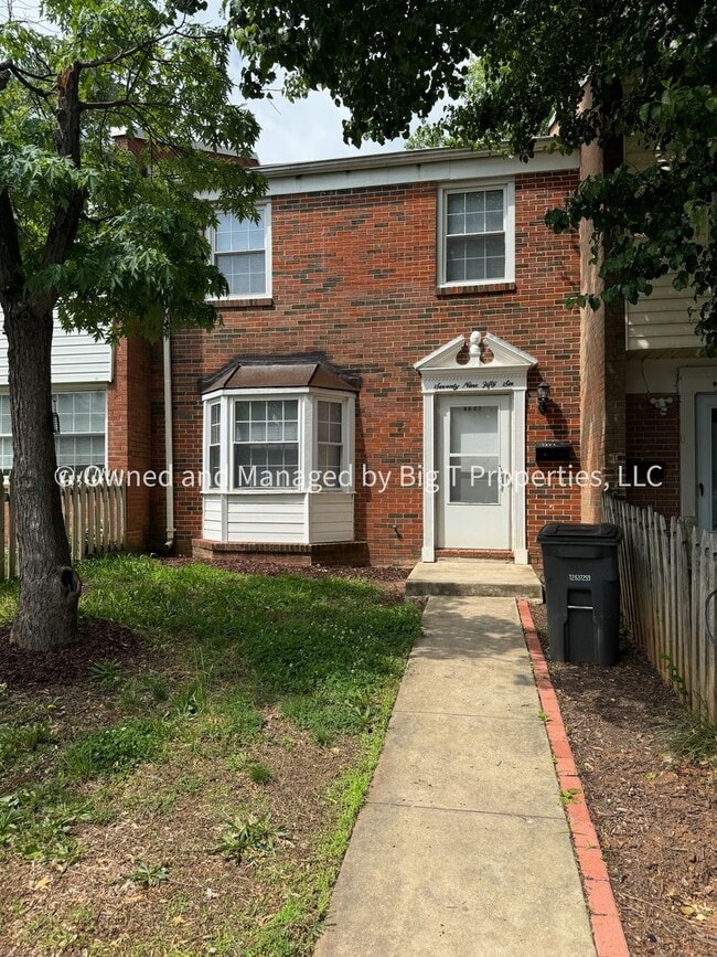 3bd/2.5ba Townhome in Manassas Available! - 3bd/2.5ba Townhome in Manassas Available!