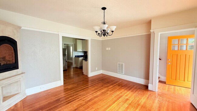 Photo - 1235 Broadway Unit A