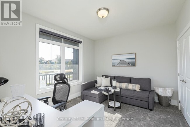 Photo - 102 Red Pine St.