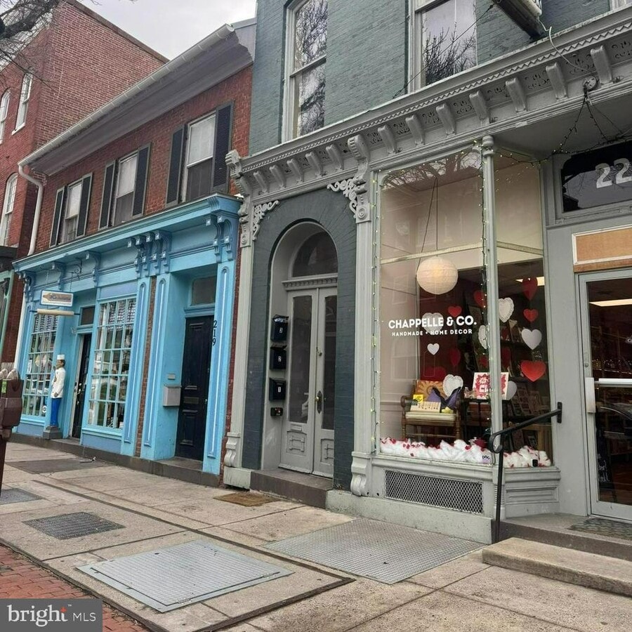 Photo - 221 N Market St Townhome