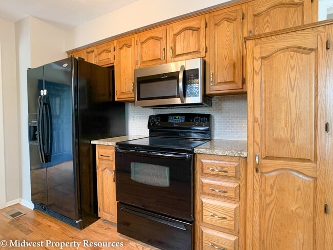 Photo - Spacious home with so many updates!  3 bedroom 2.5 baths in Blue Springs