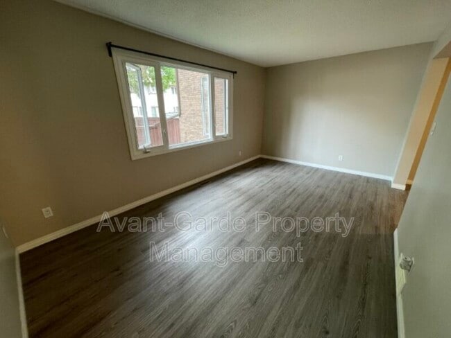 Photo - 14125-14182 82 St NW