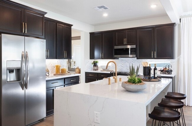 Photo - Gorgeous  3bed/2.5 bath Model Home in West Sac