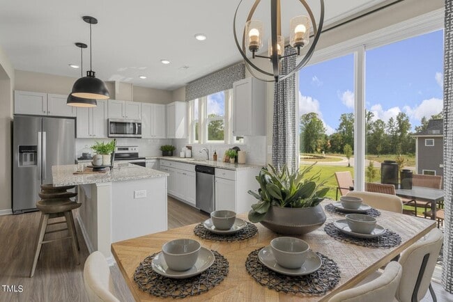 Photo - 139 Siebold St