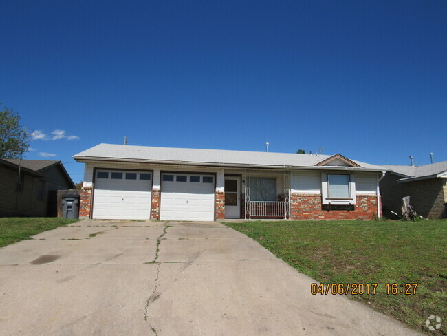 Building Photo - NO PETS NEW FLOORING AND FRESHLY PAINTED I... Rental