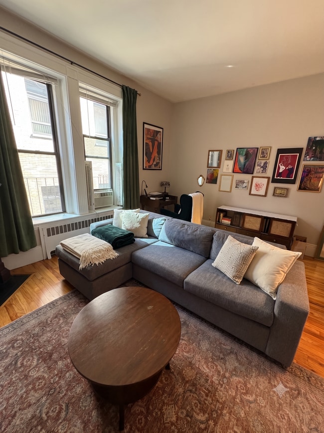 Building Photo - Classic Back Bay Apartment with Spectacular City Views