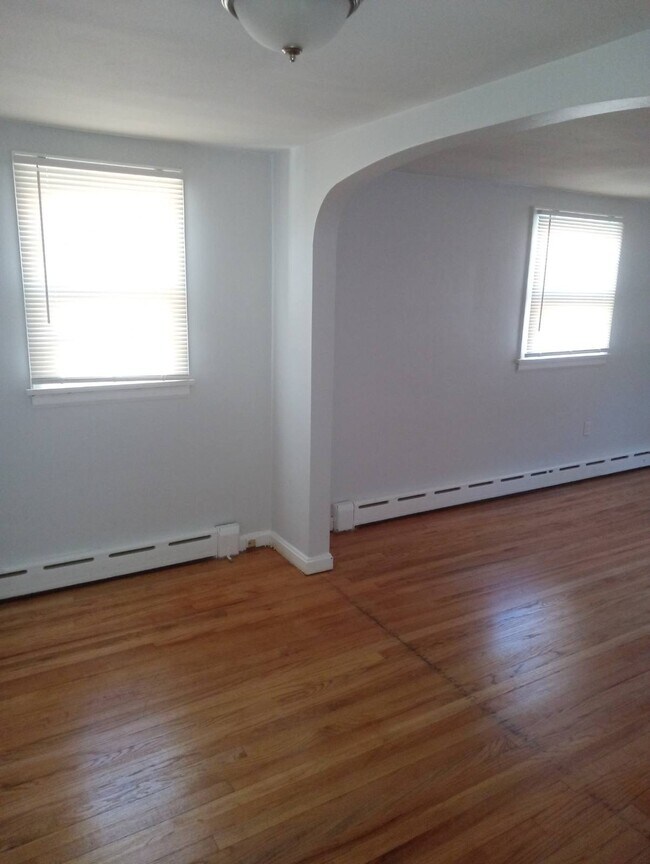 Photo - 125 Boyer St