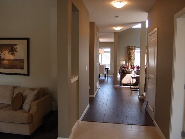 Photo - 10138 240 St