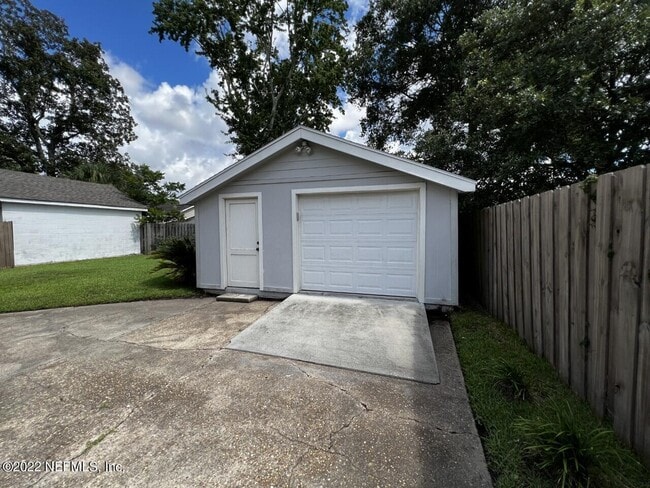 Photo - 4743 Kerle St
