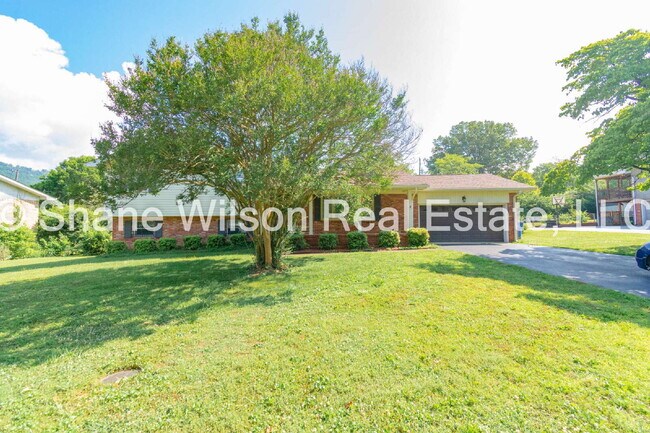 Charming 4-Bedroom Home in Chattanooga with Spacious 1900 Sq Ft Layout – Your Ideal Retreat Awaits!