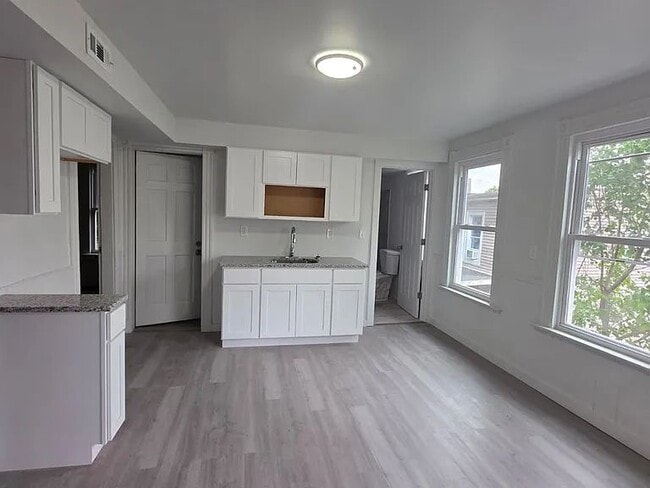 Photo - 69 Frank St Unit #2