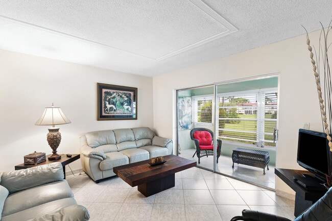 Photo - 3 Abbey Ln Unit 102