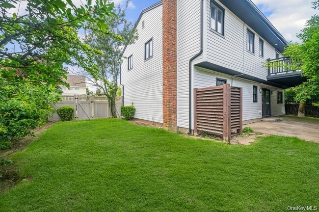 Photo - 1 Saratoga St