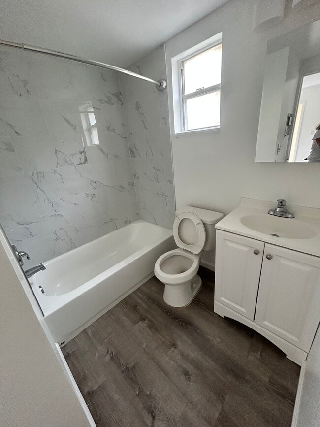 Photo - 150 Peachtree St