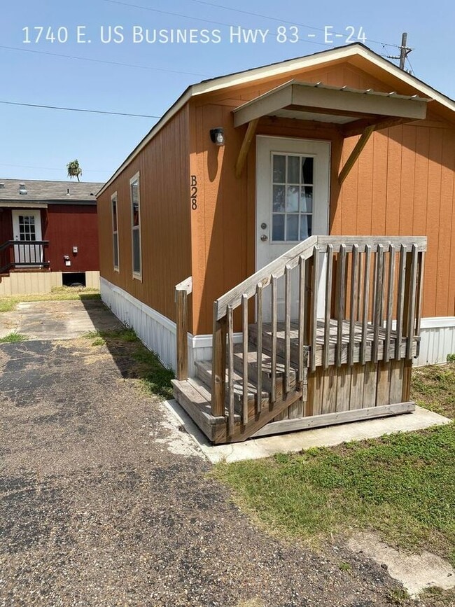 Building Photo - 1740 W Business Hwy 83 Rental