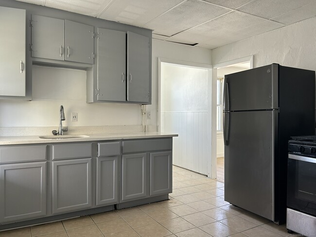 Photo - 18 Eastwood Ave Unit 3