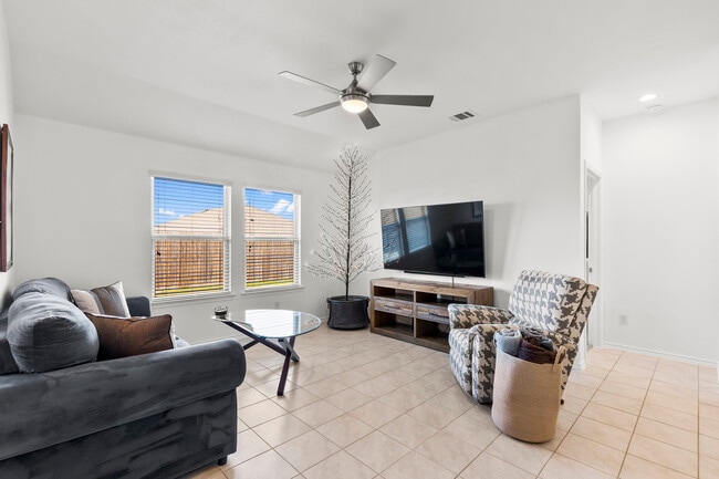 Photo - 1111 Mercury Dr