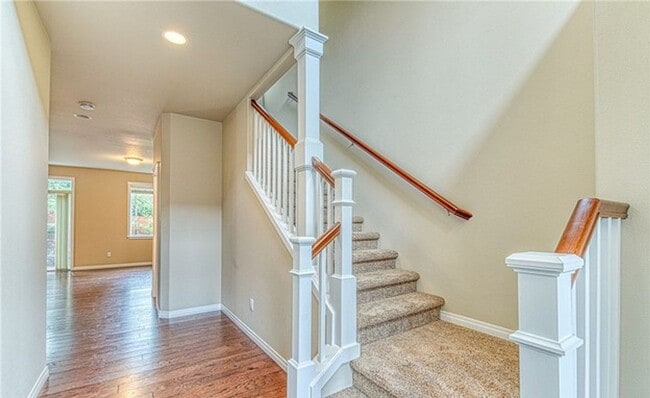Photo - Meticulously maintained fully air conditioned 3 bedroom and 3 bath house in Serrano Community!