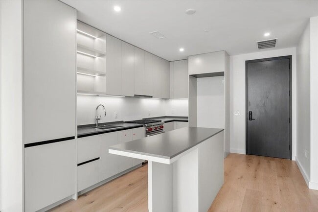 Photo - 610 Davis St Unidad 1904 Rental