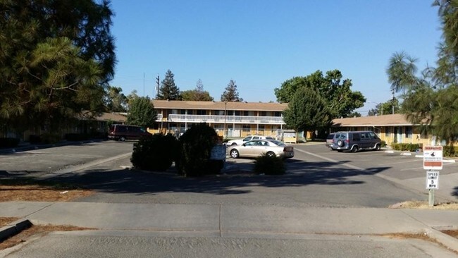 Photo - Gateway Pines Apartments