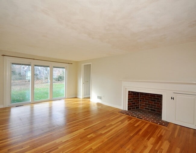 Photo - 15 Seaborn Pl Unit 15