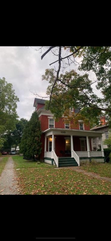 Photo - 135 Ontario St