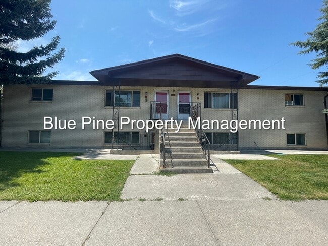 Building Photo - 1680 Calkins Ave Unit 3