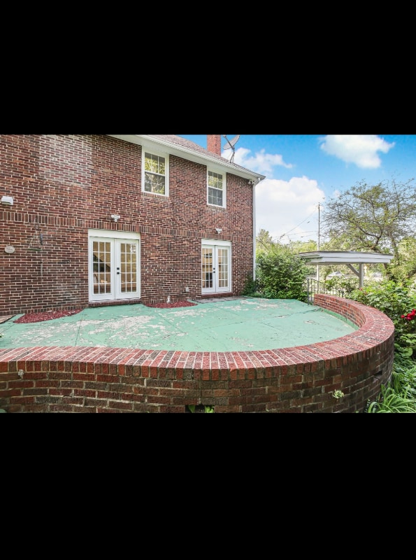 Photo - 2421 Airport Dr