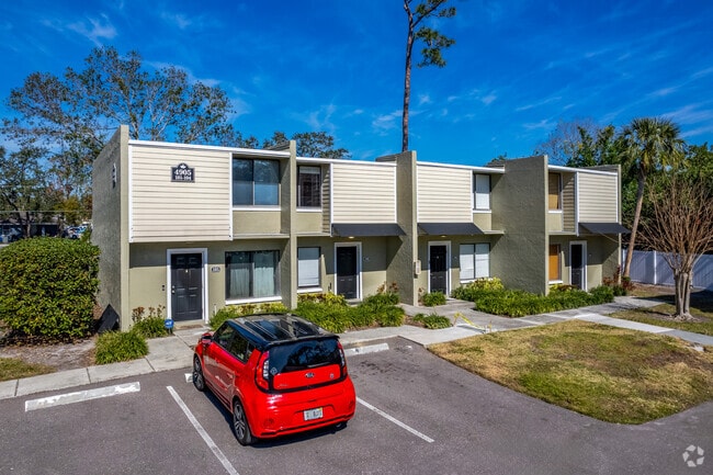 Photo - Grand Oaks Condominiums