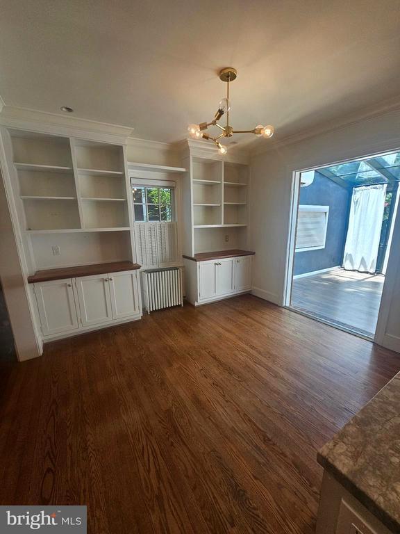 Photo - 102 E Oak St