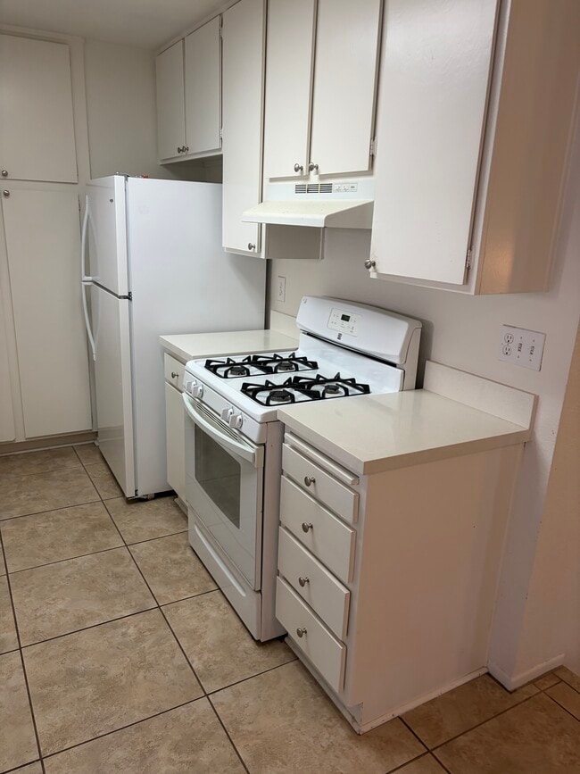 Building Photo - 74549 Sagebrush Dr Unit 3