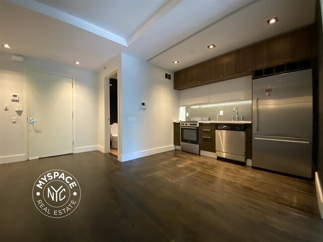 Photo - 146 Meserole St Unit 2K