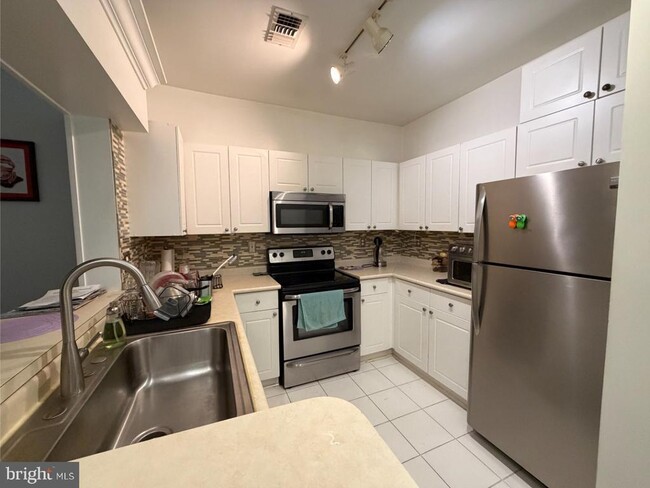 Building Photo - 4561 Strutfield Ln Unit 3111