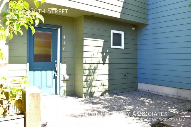 Photo - 416 N 130th St