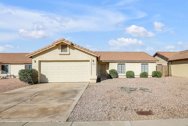 Photo - Great Gilbert home!