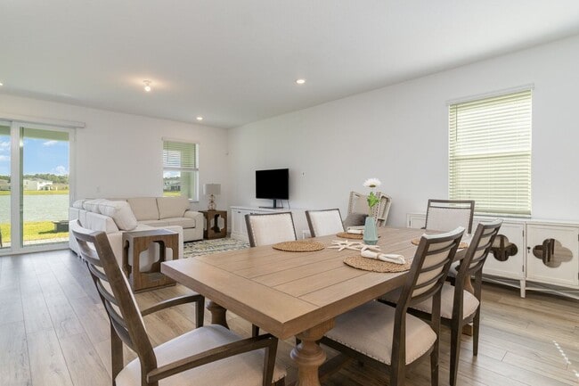 Photo - 699 Veridian Cir NW