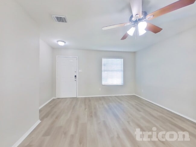 Photo - 614 Harpswell Ln