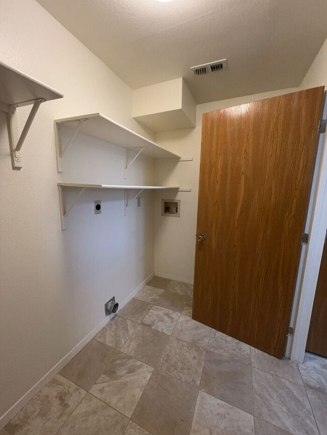 Photo - 268 Mellette Ct