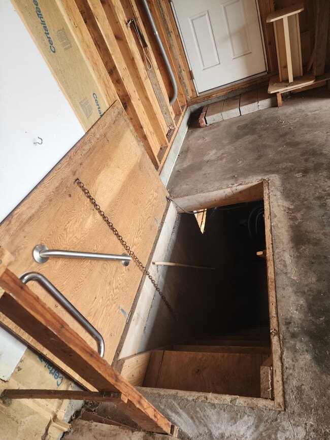 Storm shelter